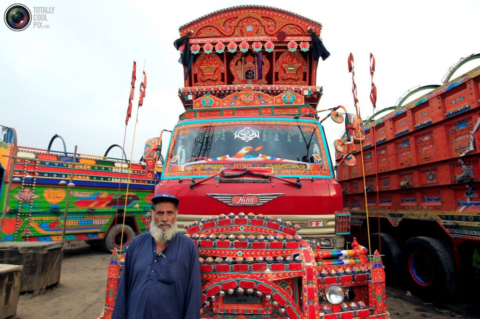 Pakistan'da kamyon süsleme sanatı 14