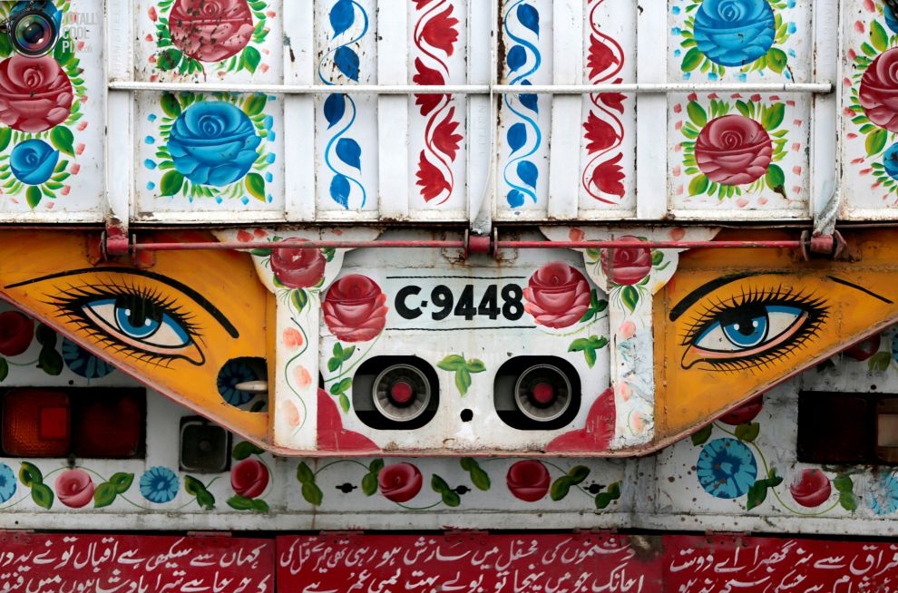 Pakistan'da kamyon süsleme sanatı 16