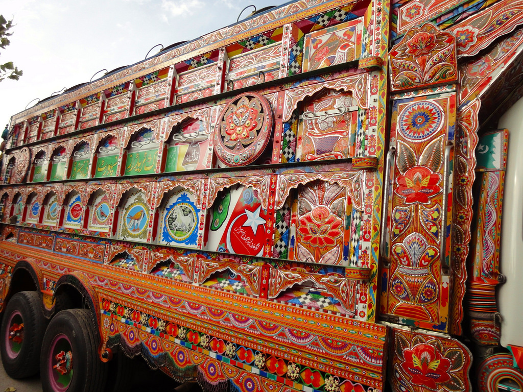 Pakistan'da kamyon süsleme sanatı 22