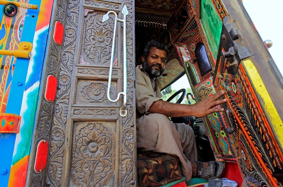 Pakistan'da kamyon süsleme sanatı 8