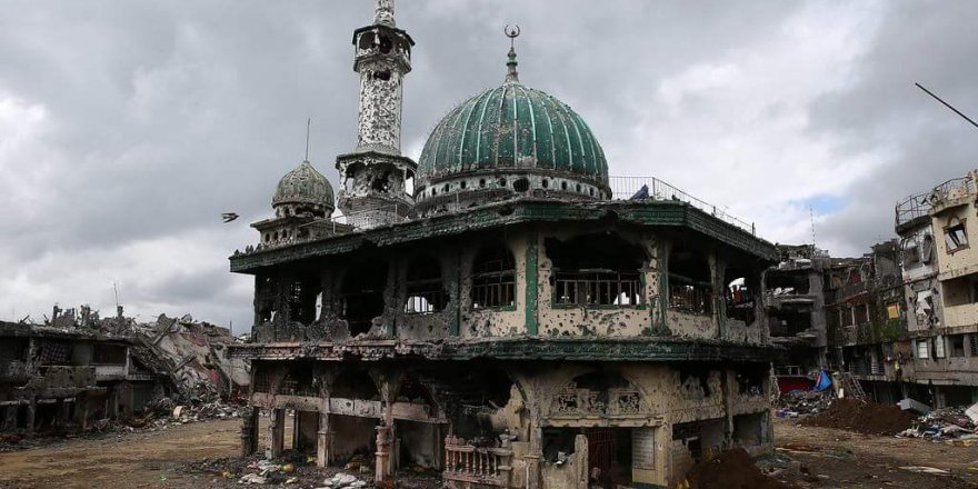 Filipinler ordusunun yıkıma uğrattığı Marawi şehri