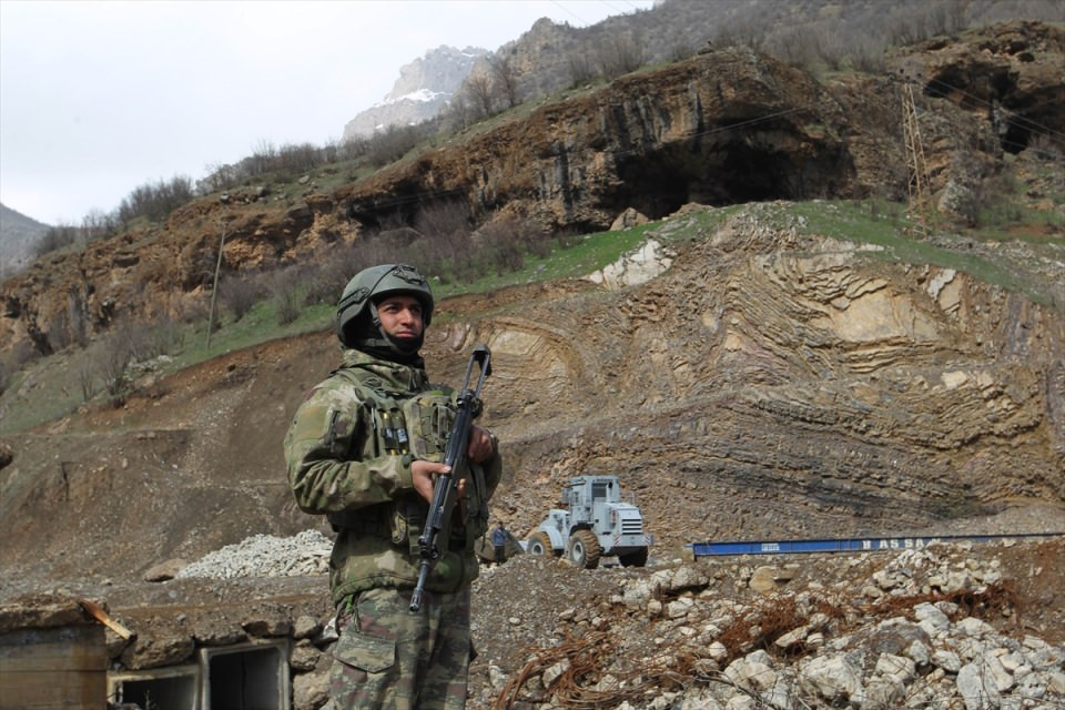 PKK sığınaklarına operasyon 1