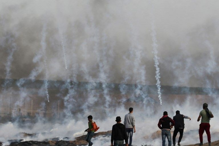 İsrail'e rağmen Gazze sınırında "ateş cuması" eylemi: 2 ö 7