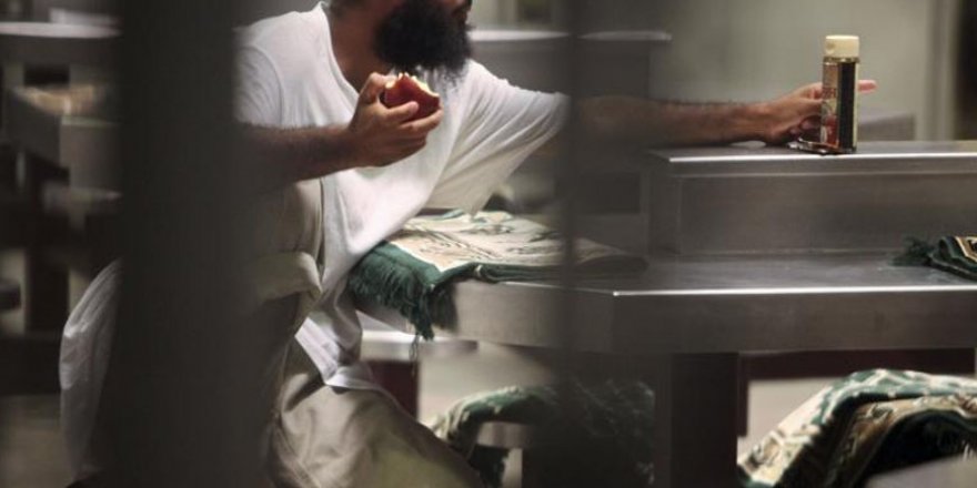 Guantanamo tutuklularının yaşamı