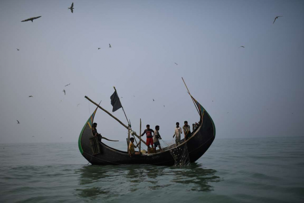 Rohingyalıların tehlikeli sularda hayatta kalma mücadelesi 14