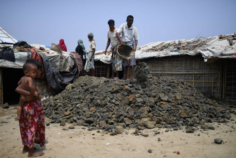 Rohingyalıların tehlikeli sularda hayatta kalma mücadelesi 8