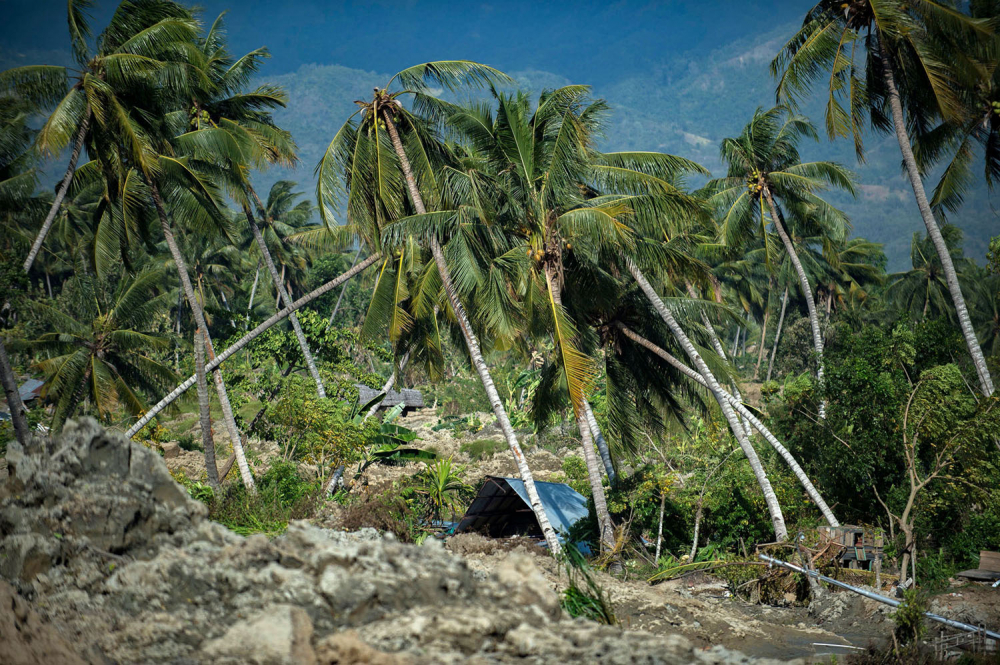 Endonezya'daki yıkıcı felaketten geriye kalanlar 15