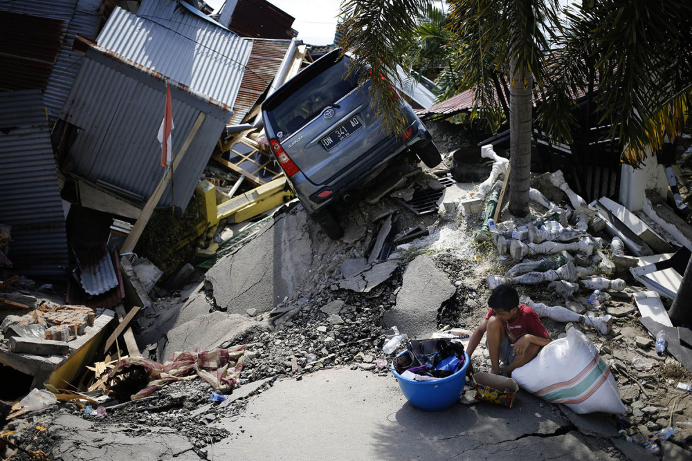 Endonezya'daki yıkıcı felaketten geriye kalanlar 16