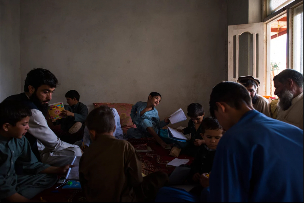 7 Afgan çocuk patlama sonrası tekrar yürümeyi öğreniyor 9