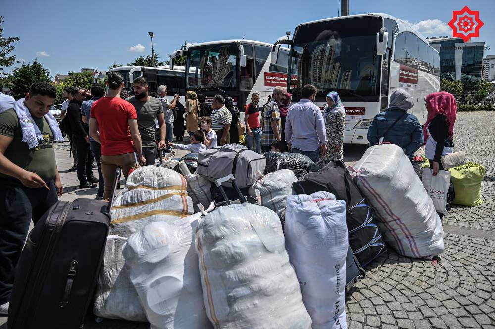 'Gönüllü olarak' Türkiye'den Suriye'ye geri gönderil 16