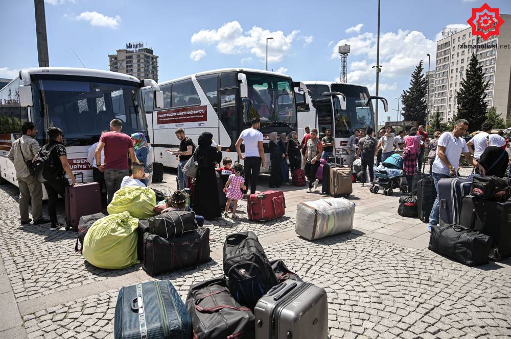 'Gönüllü olarak' Türkiye'den Suriye'ye geri gönderil 18