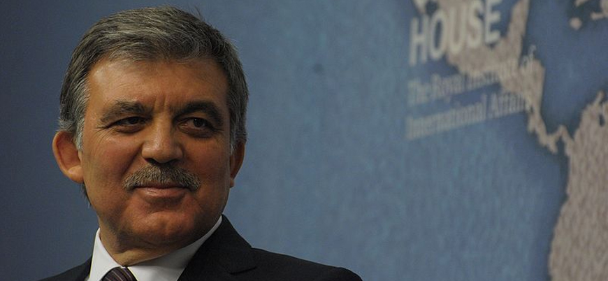 Abdullah Gül'den Kılıçdaroğlu'na "başörtüsü" desteği