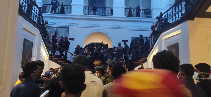 Sri Lanka'da eylemciler devlet başkanının sarayını bastı