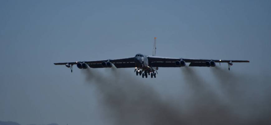 ABD'nin nükleer kapasiteli B-52 bombardıman uçağı Rusya sınırı yakınında uçuş gerçekleştirdi