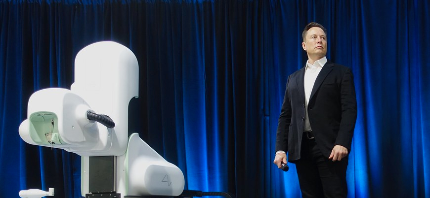 Elon Musk insan beynine çip yerleştirmeye başlıyor
