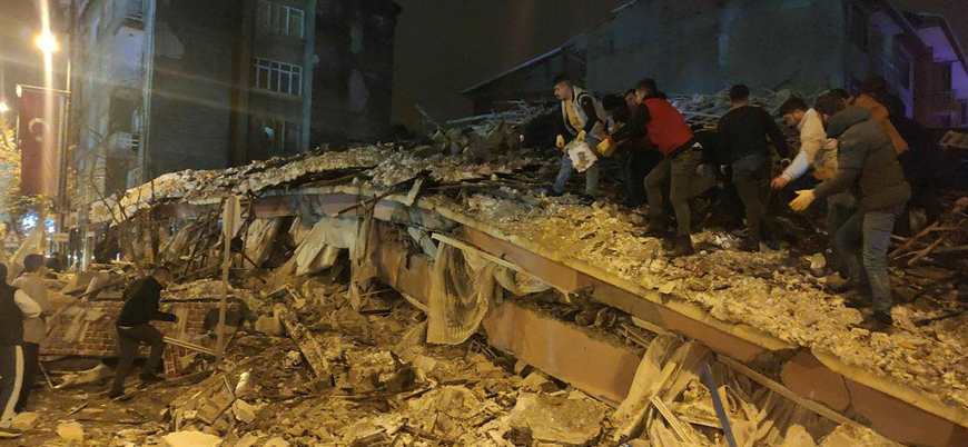 Dışişleri Bakanı Çavuşoğlu ABD'li mevkidaşıyla deprem sürecini görüştü