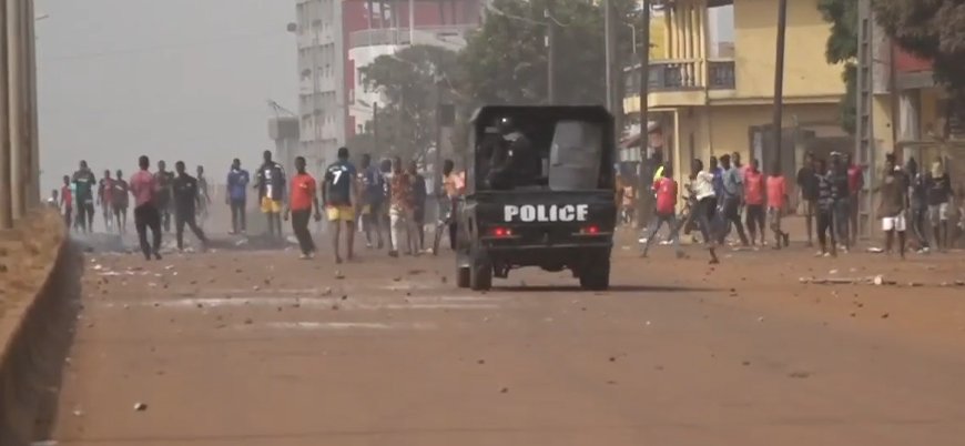 Gine'de cunta güçleri protestoculara ateş açtı: 2 ölü