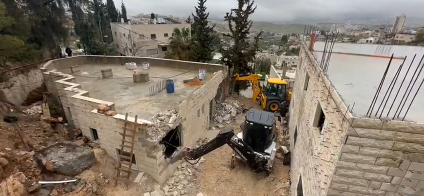 İsrail bu yıl Filistinlilere ait 290 yapıyı yıktı