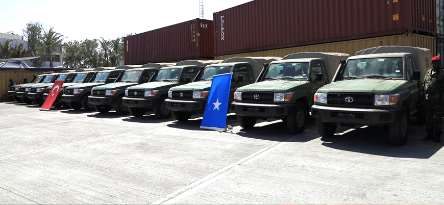 Türkiye Eş Şebab'a karşı Mogadişu yönetimine askeri araç hibe etti