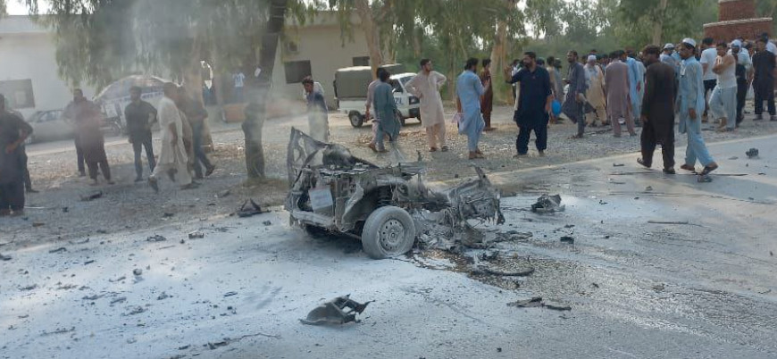 Pakistan'da güvenlik güçlerini hedef alan saldırılarda 4 polis öldü