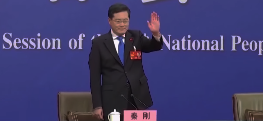 Çin'de bir aydır 'kayıp' olan Dışişleri Bakanı görevden alındı