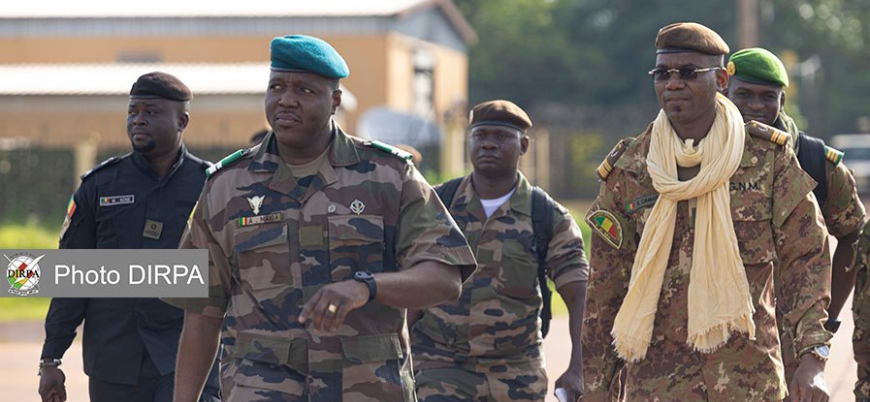 Mali ve Burkina Faso, askeri müdahaleyle tehdit edilen Nijer'e heyet gönderdi