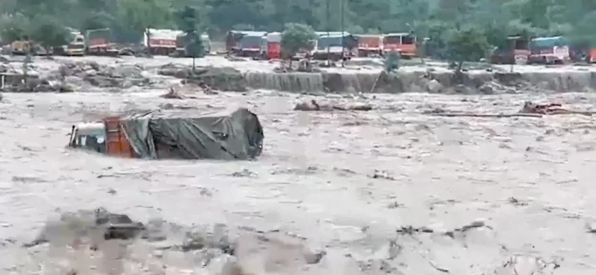 Hindistan'da sel ve heyelanlarda 48 kişi öldü