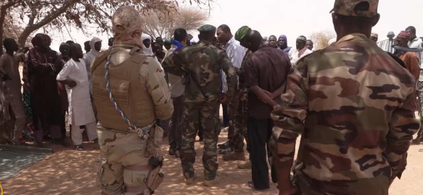 Nijer'de dış güçlerin askeri müdahalesine karşı "halk güçleri" oluşturuldu