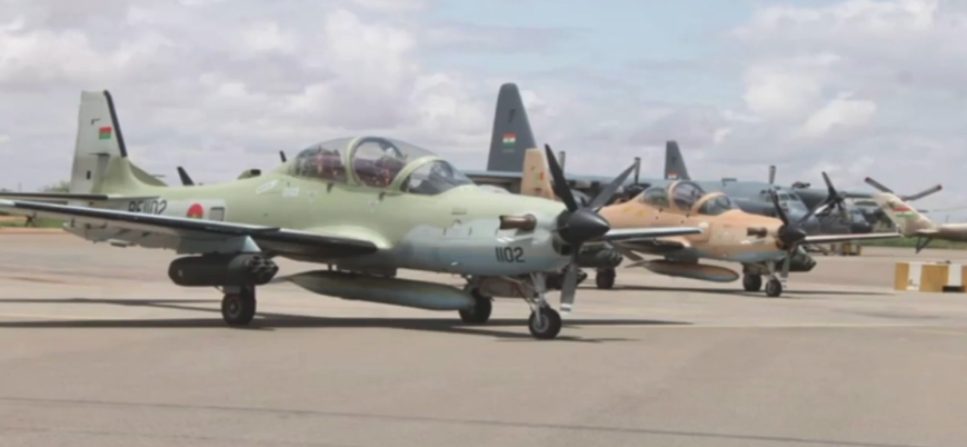 Burkina Faso ve Mali, Nijer cuntasına savaş uçağı gönderdi