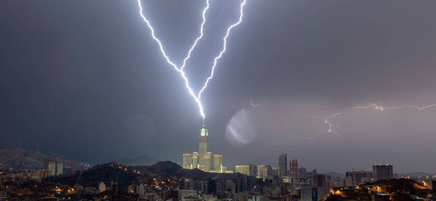 Mekke'de şiddetli yağış ve fırtına