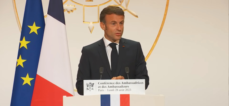 Fransa Cumhurbaşkanı Macron: Büyükelçimiz Nijer'i terk etmeyecek