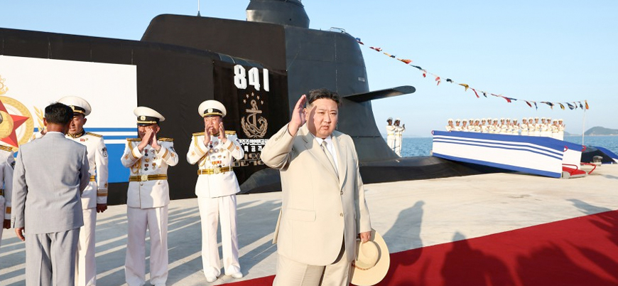 Kuzey Kore nükleer denizaltısını tanıttı