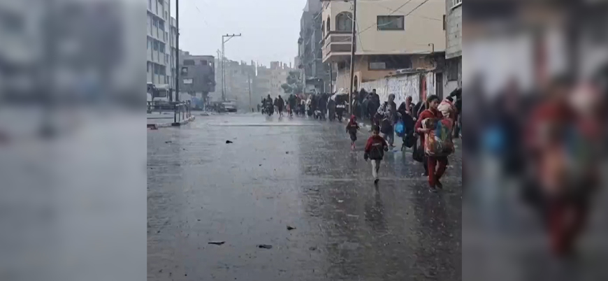 Gazze'de evsiz kalan halk olumsuz hava koşullarıyla karşı karşıya