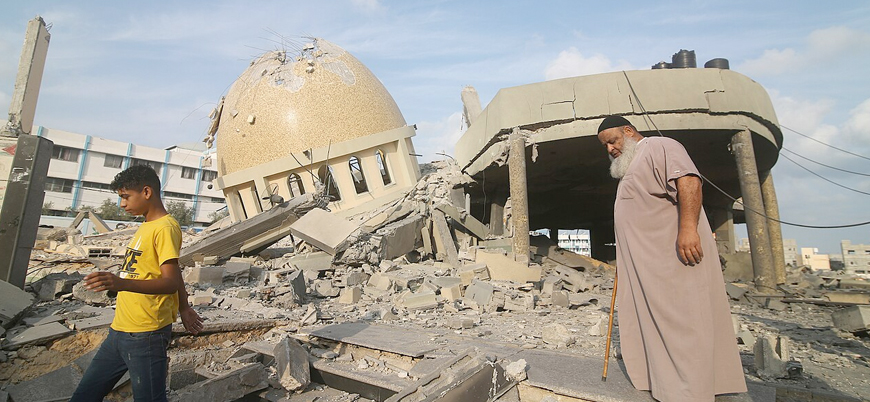 Gazze'de nüfusun yarısı Mısır sınırına yığıldı
