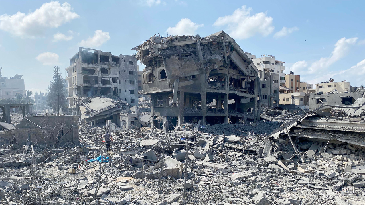 Gazze'deki İsrail katliamında can kaybı 21 bin 110'a yükseldi