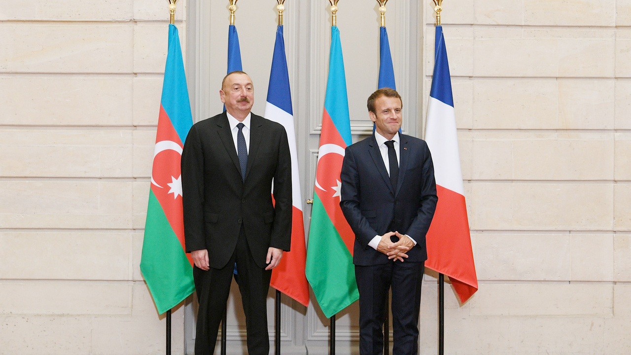 Fransa ile Azerbaycan arasında ipler geriliyor