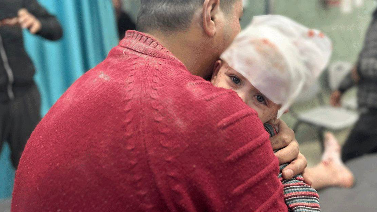 Gazze hastanelerinde yüzlerce yetim çocuk yaşam mücadelesi veriyor