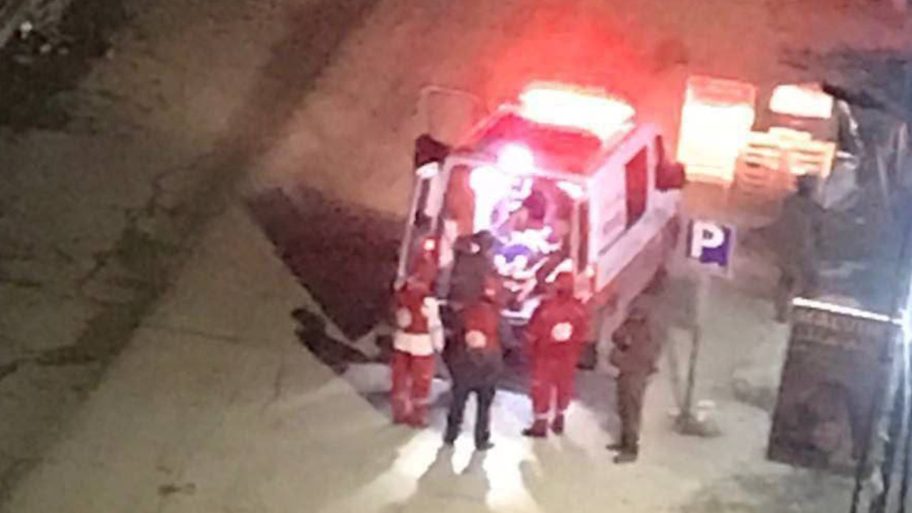 İsrail güçleri 17 yaşındaki ağır yaralı çocuğu hastane yolunda ambulanstan gözaltına aldı
