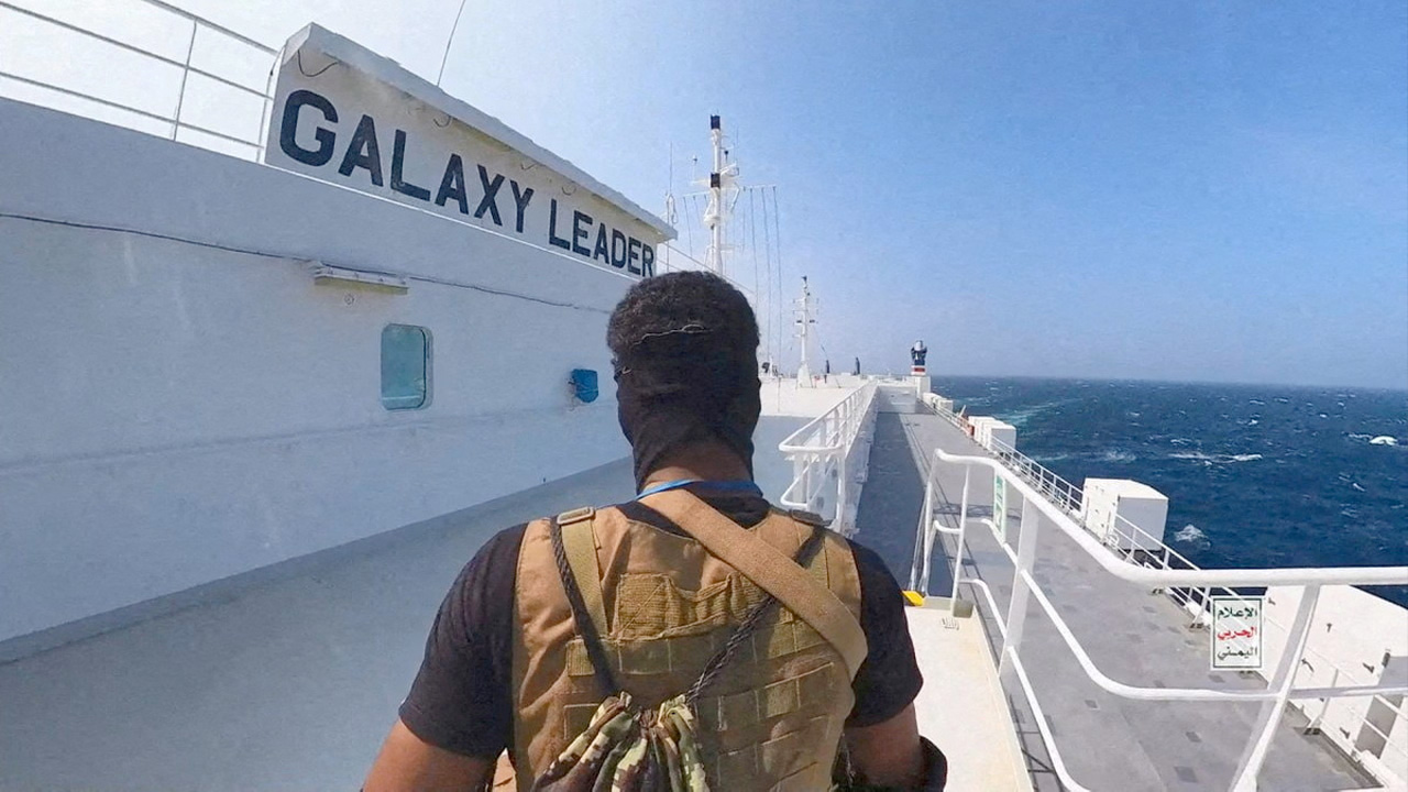 Yemen: Kızıldeniz'de Husilerin ticaret gemisine attığı füzeler düşürüldü