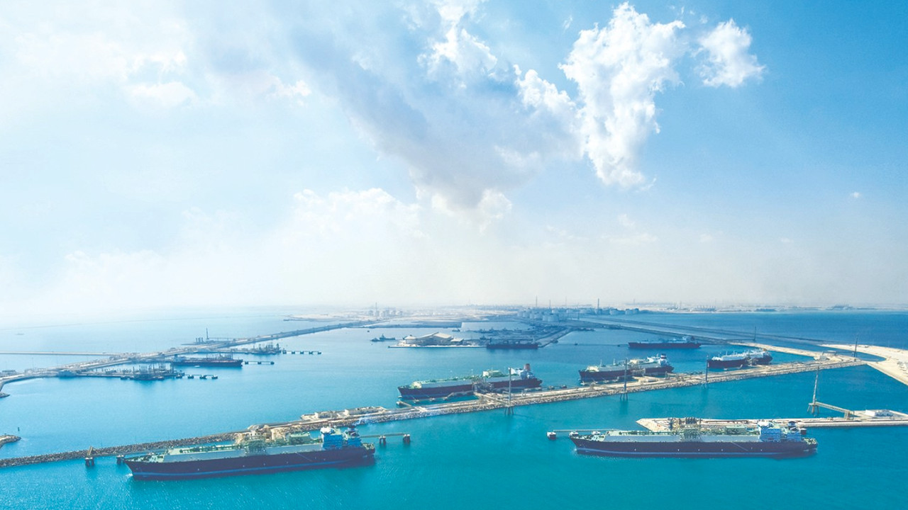 Katar Kızıldeniz üzerinden LNG sevkiyatını durdurdu