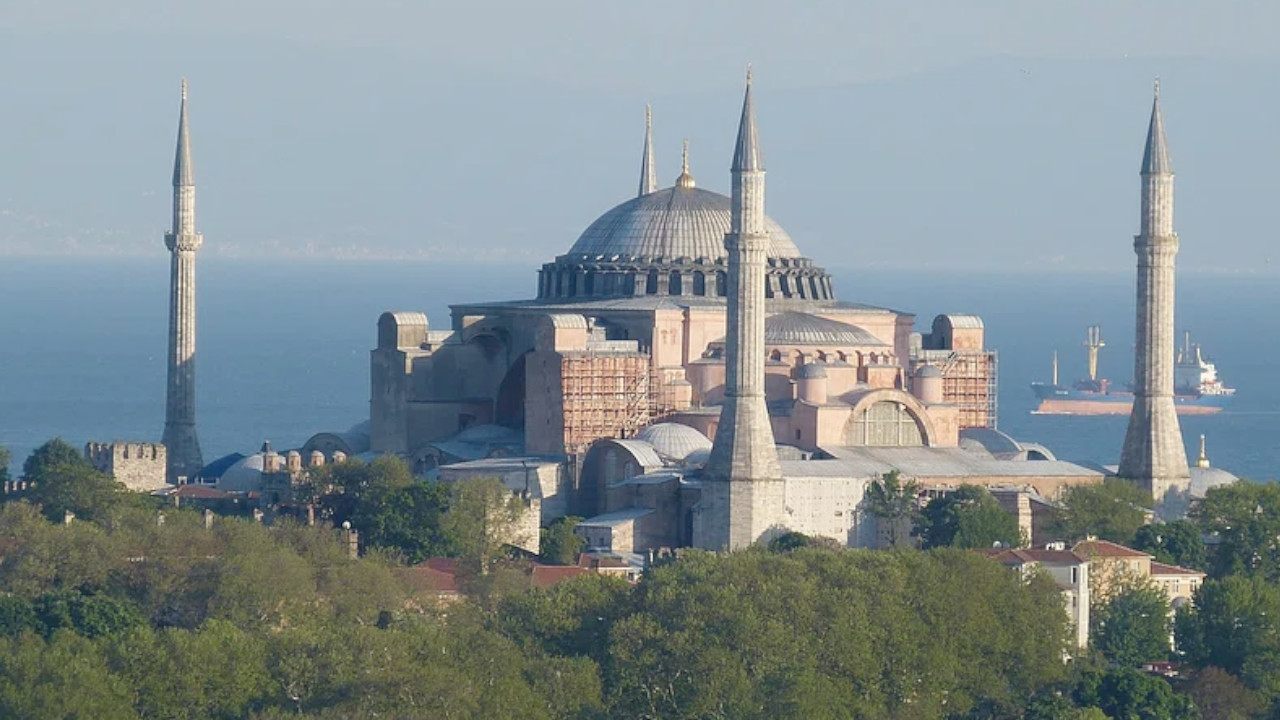 Ayasofya Camii turistlere ücretli oldu