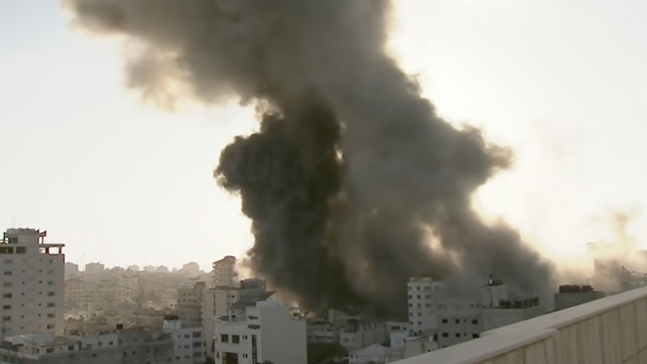 İsrail Gazze'de Ürdün'e ait sahra hastanesini vurdu