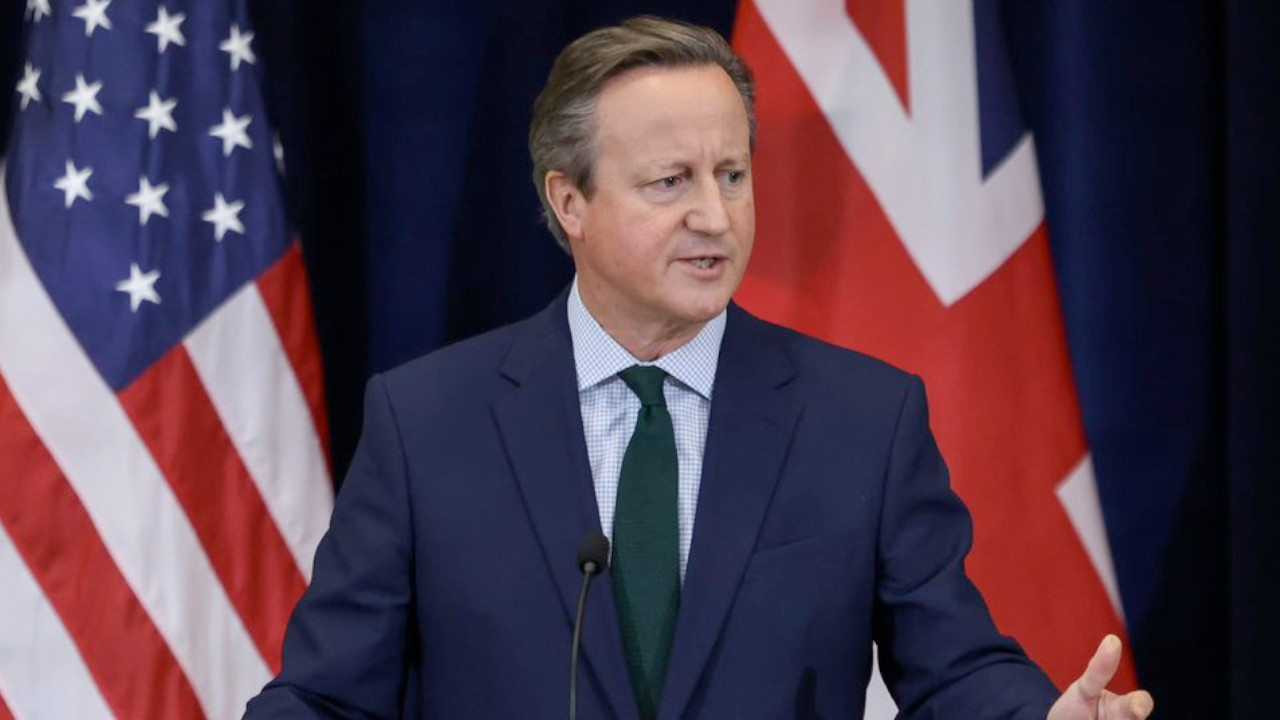 İngiltere Dışişleri Bakanı Cameron bakanlığın kaygılarına rağmen İsrail'e silah satışını onayladı