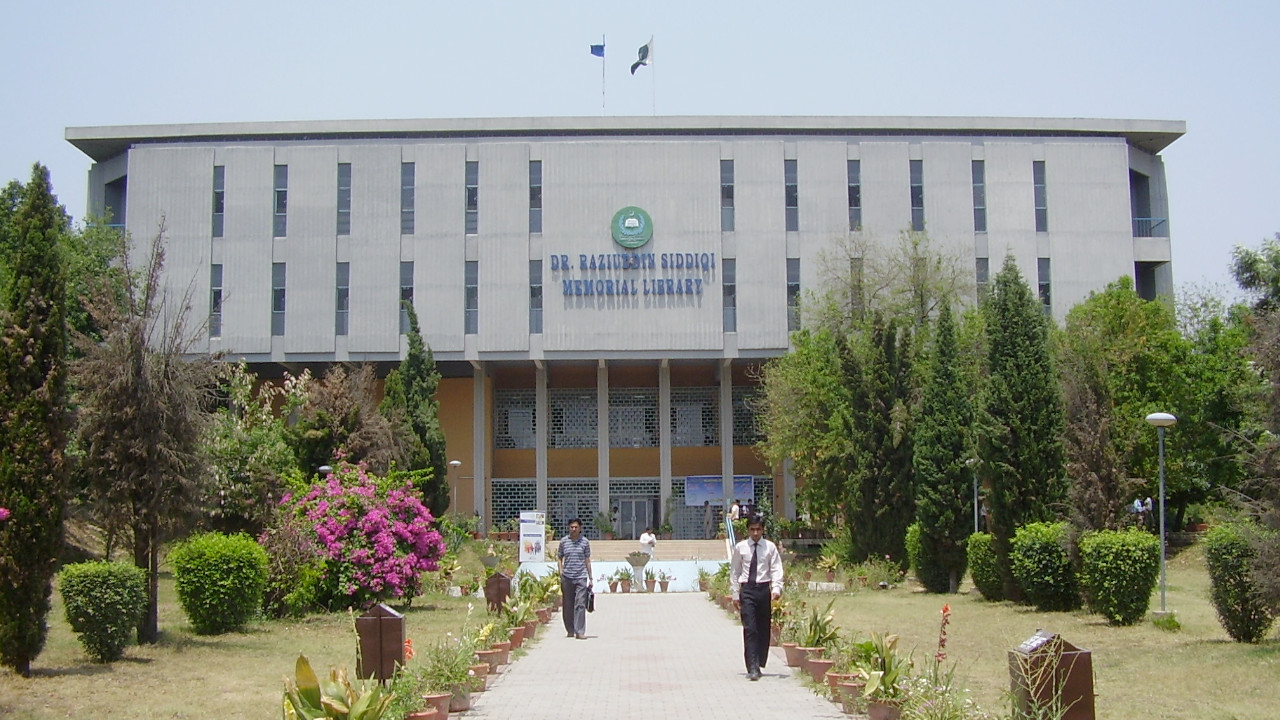 Pakistan'ın başkenti İslamabad'da eğitim kurumları saldırı tehdidi nedeniyle kapatıldı