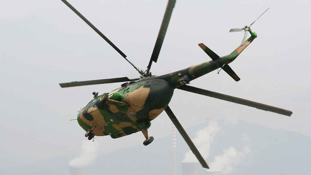 Cezayir'de askeri helikopter düştü