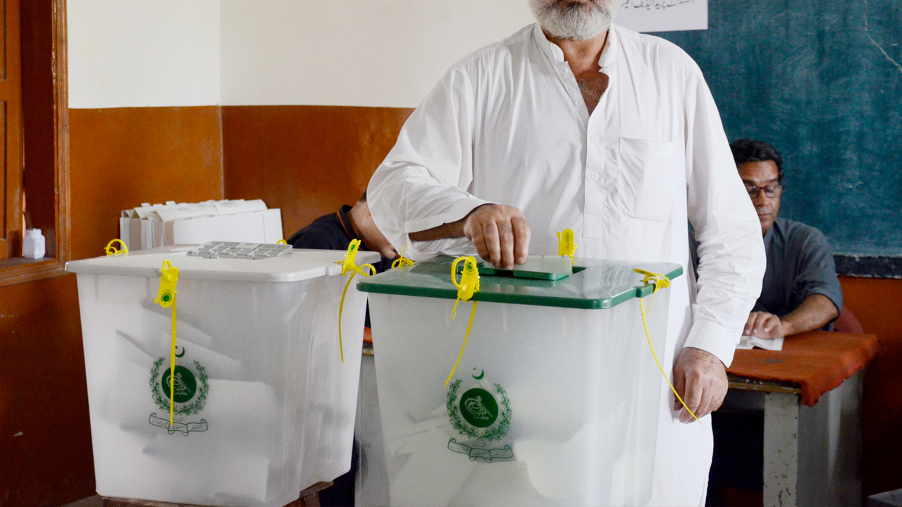 Pakistan seçimlerinden ne sonuç çıktı?