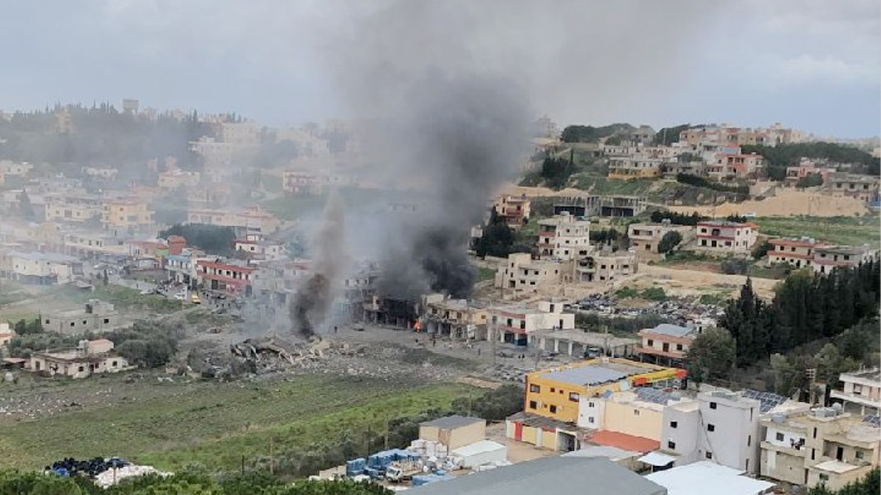 İsrail'den Güney Lübnan'da sivil yerleşimlere yoğun bombardıman: 4 ölü 11 yaralı