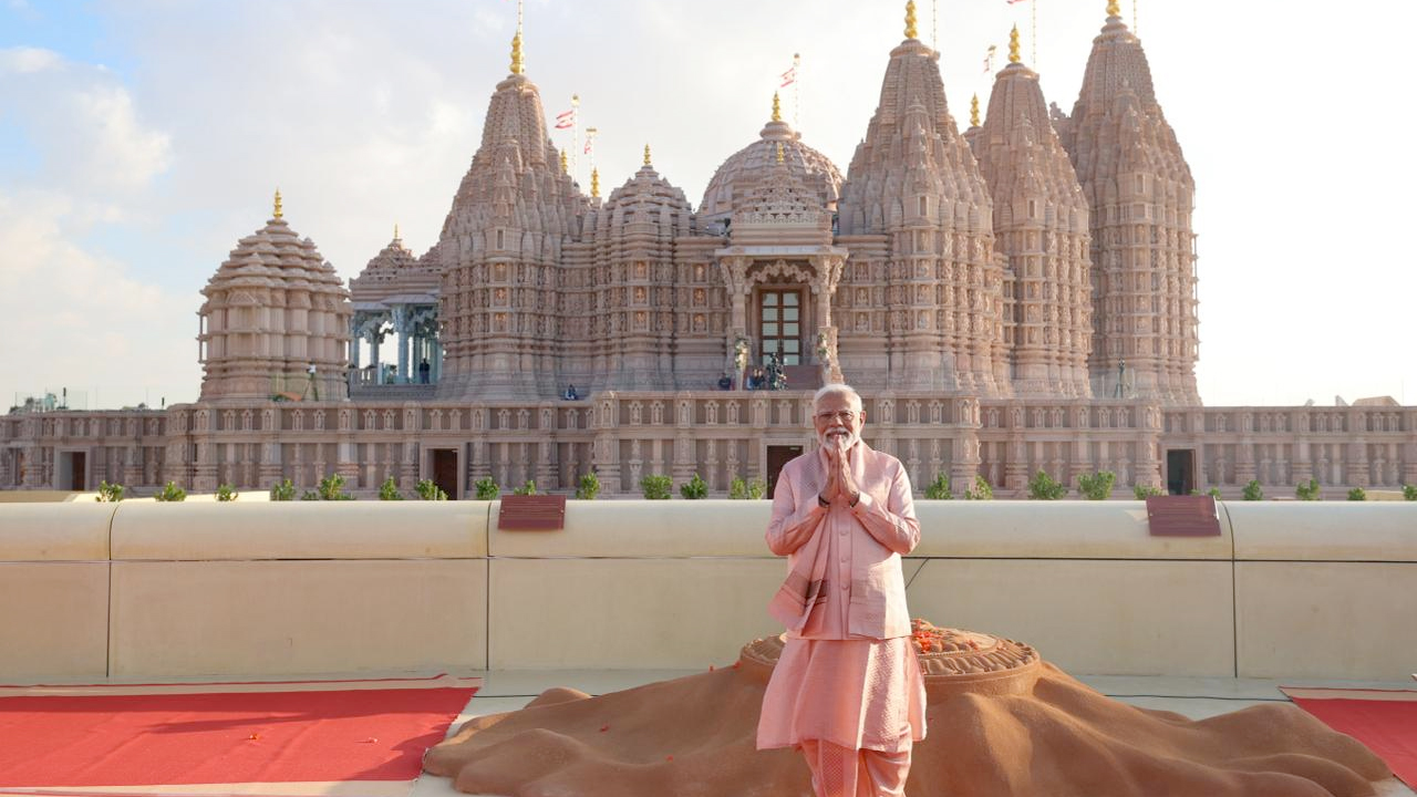 İslam karşıtı Hindistan Başbakanı Modi BAE'de Hindu tapınağı açtı
