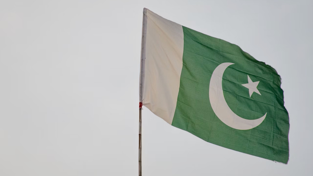 Seçim sonuçlarının halen açıklanmadığı Pakistan'da siyasi kriz devam ediyor