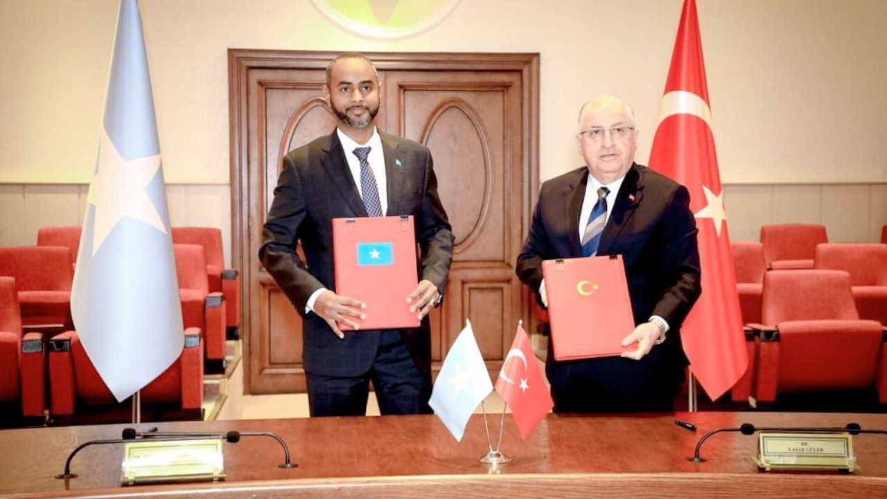 Türkiye Eş Şebab'a karşı Mogadişu yönetimi ile 10 yıllık anlaşma imzaladı